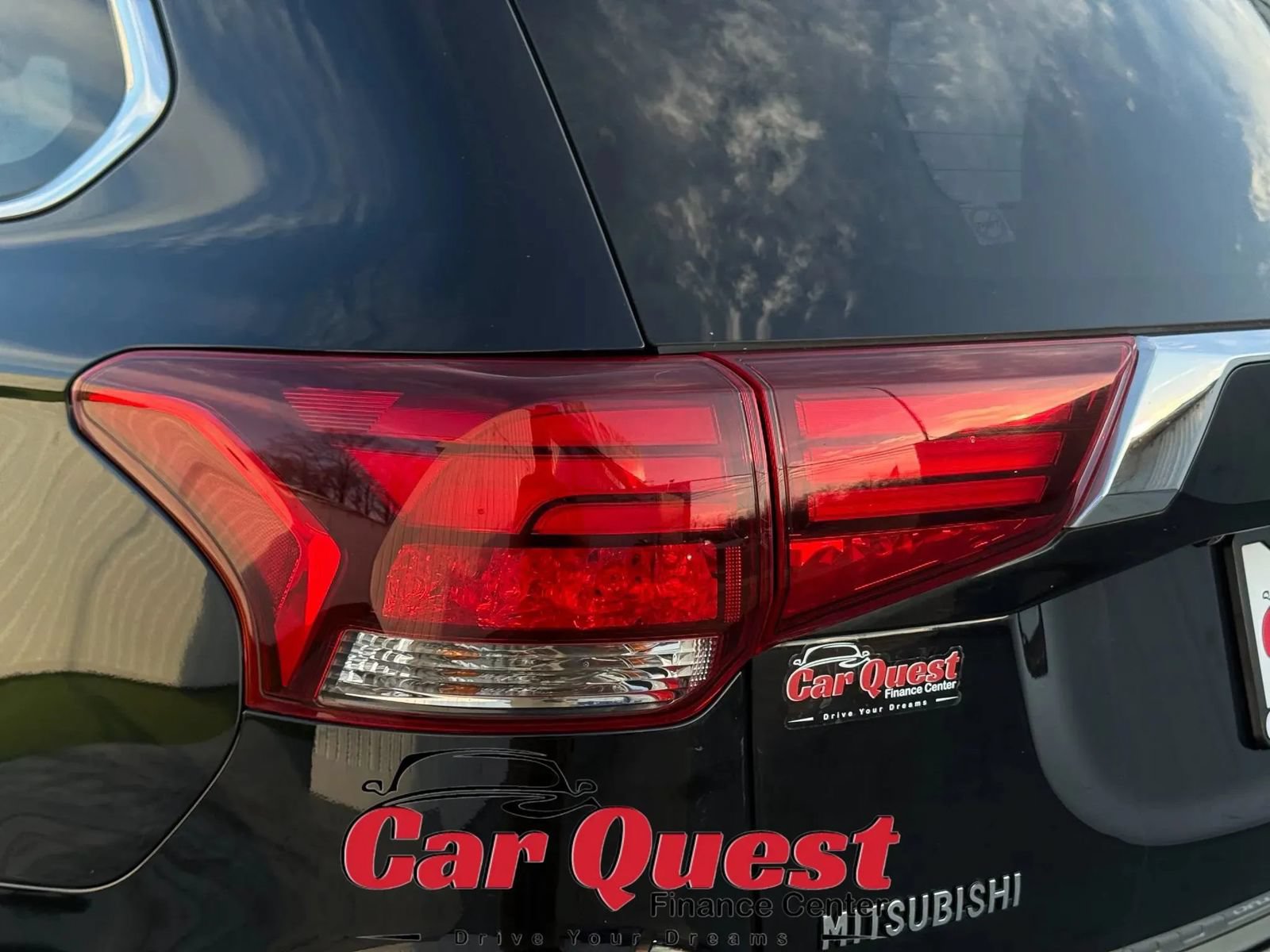 Used 2017 Mitsubishi Outlander GT AWD/4WD image 28