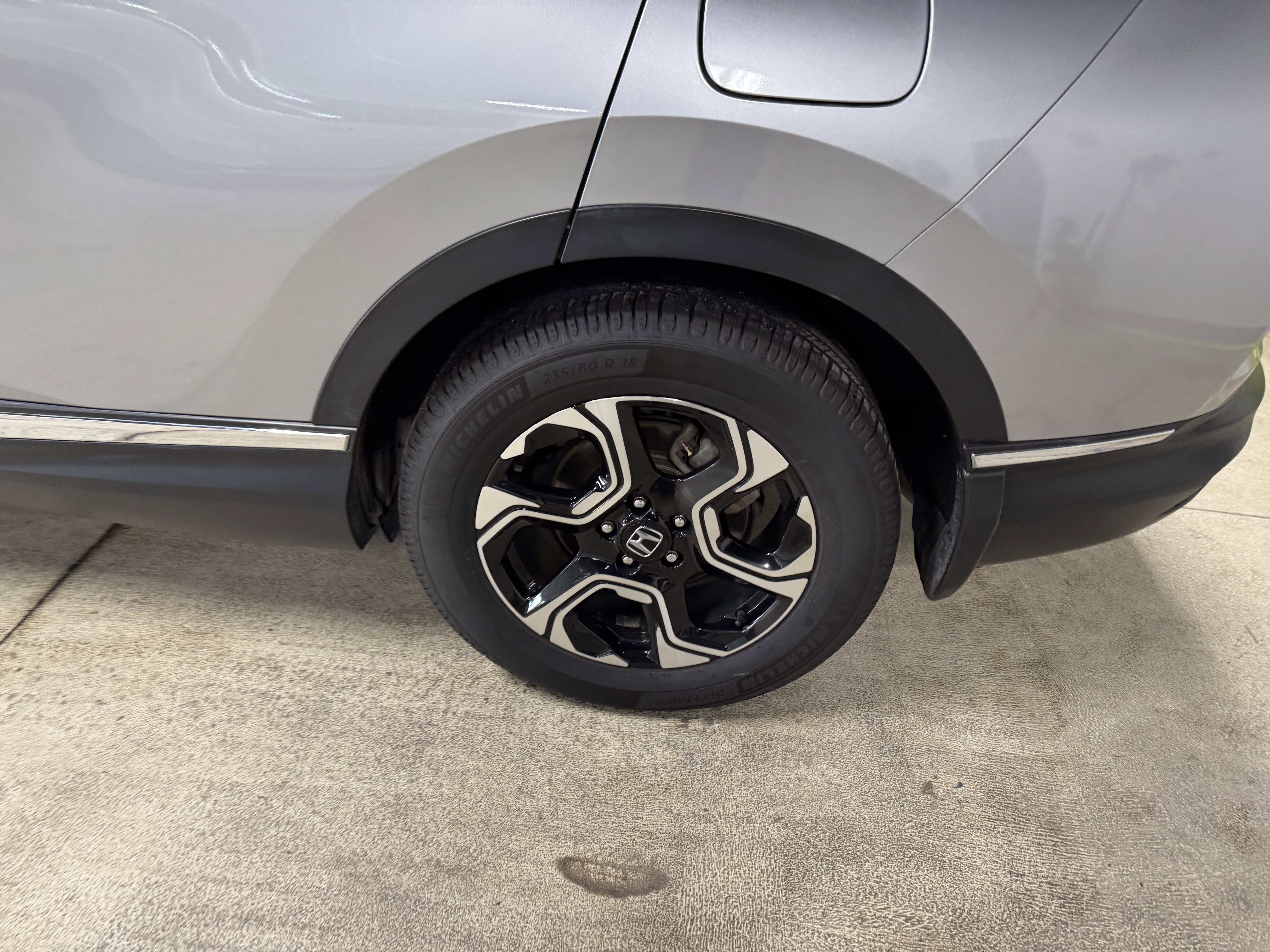 Used 2017 Honda CR-V Touring image 9