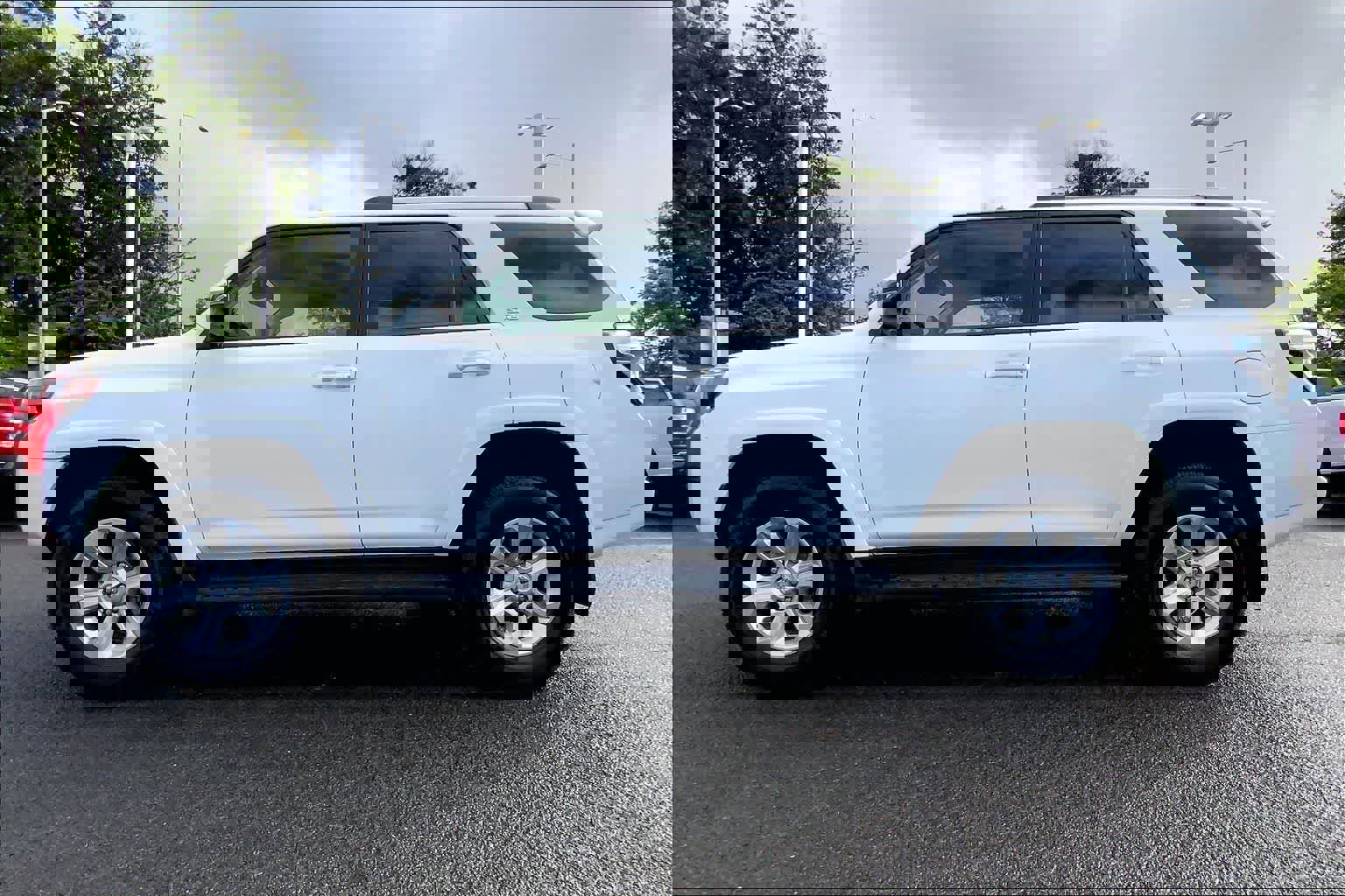 Used 2024 Toyota 4Runner SR5 Premium image 3