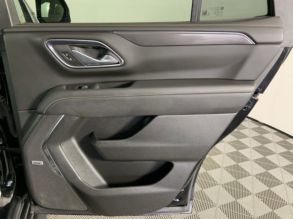 Used 2024 GMC Yukon AT4 w/ Technology Package image 30