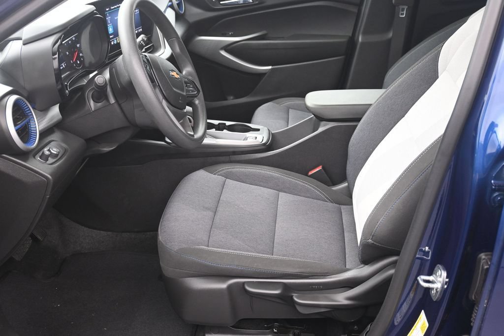 Certified 2024 Chevrolet Trax LS w/ LS Convenience Package FWD image 10