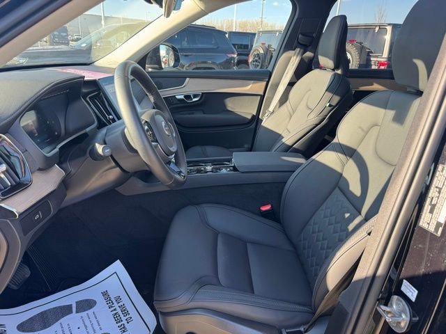 Used 2025 Volvo XC90 B6 Plus image 7