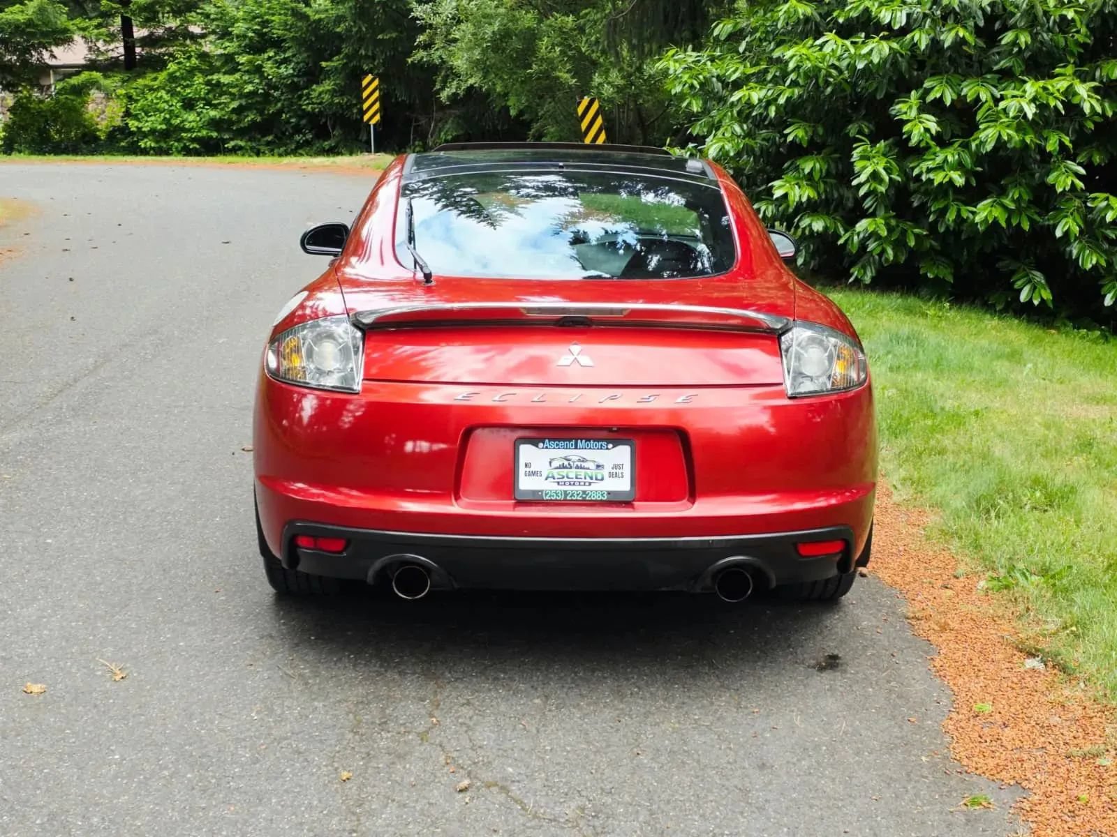 Used 2012 Mitsubishi Eclipse FWD image 4