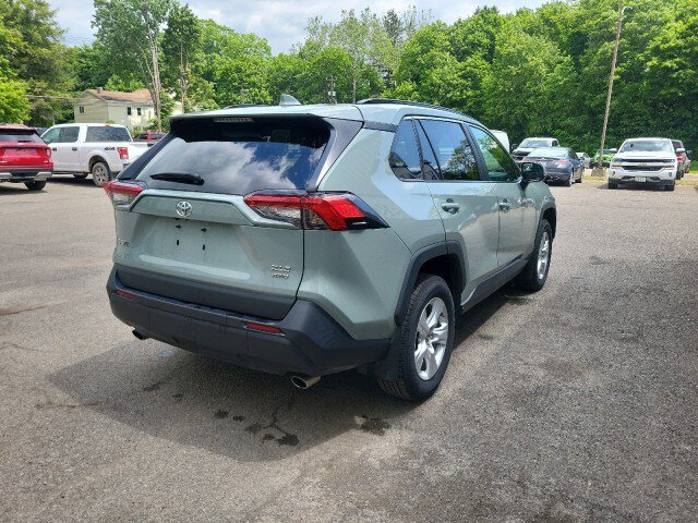 Used 2021 Toyota RAV4 XLE AWD/4WD image 6