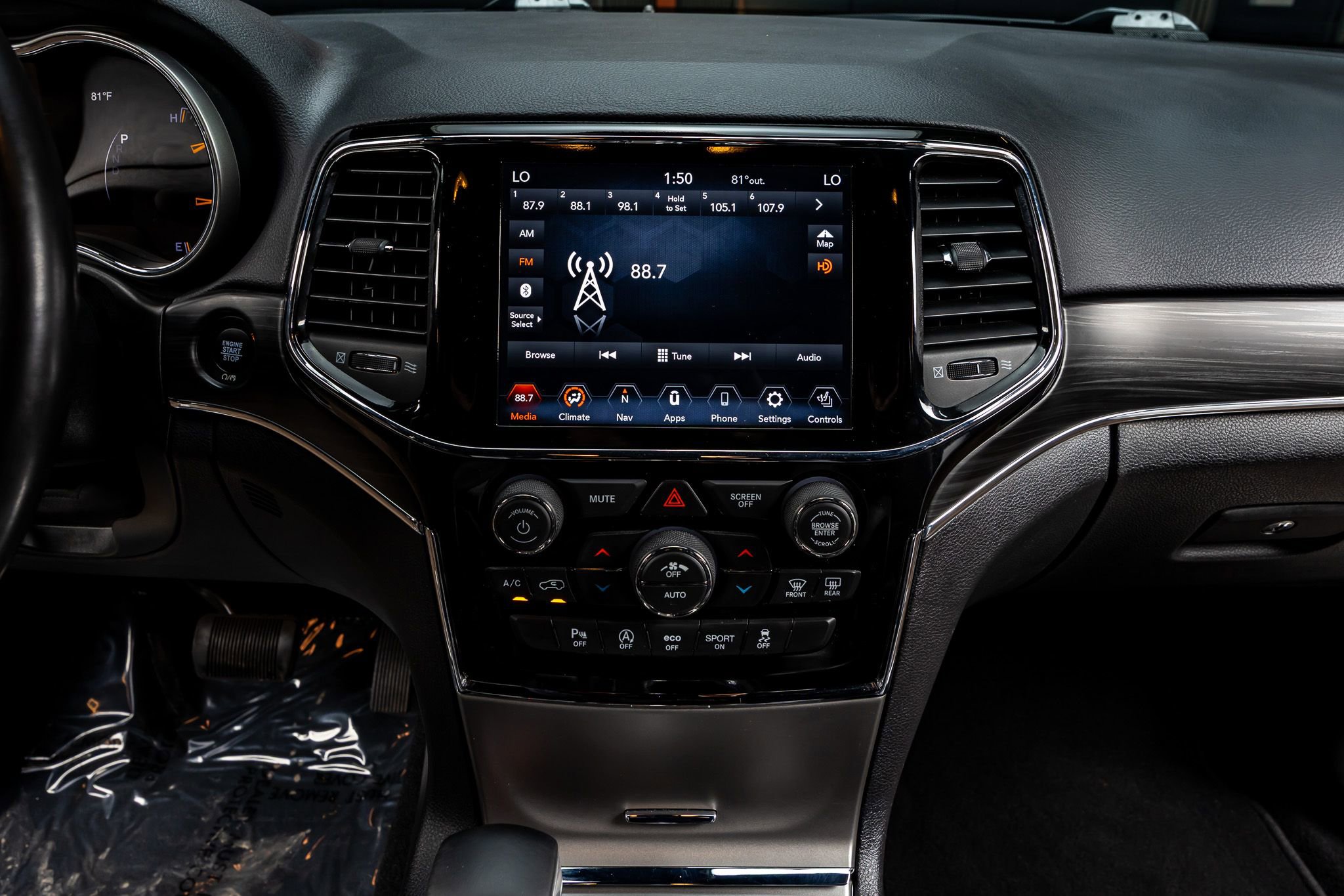 Used 2020 Jeep Grand Cherokee Limited image 19