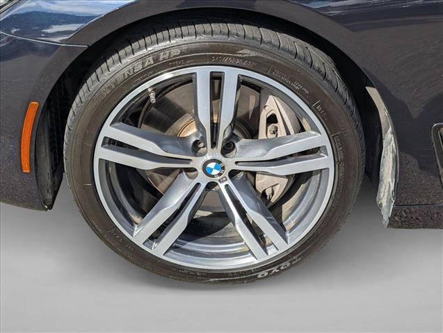 Used 2019 BMW 750i w/ M Sport Package RWD image 24