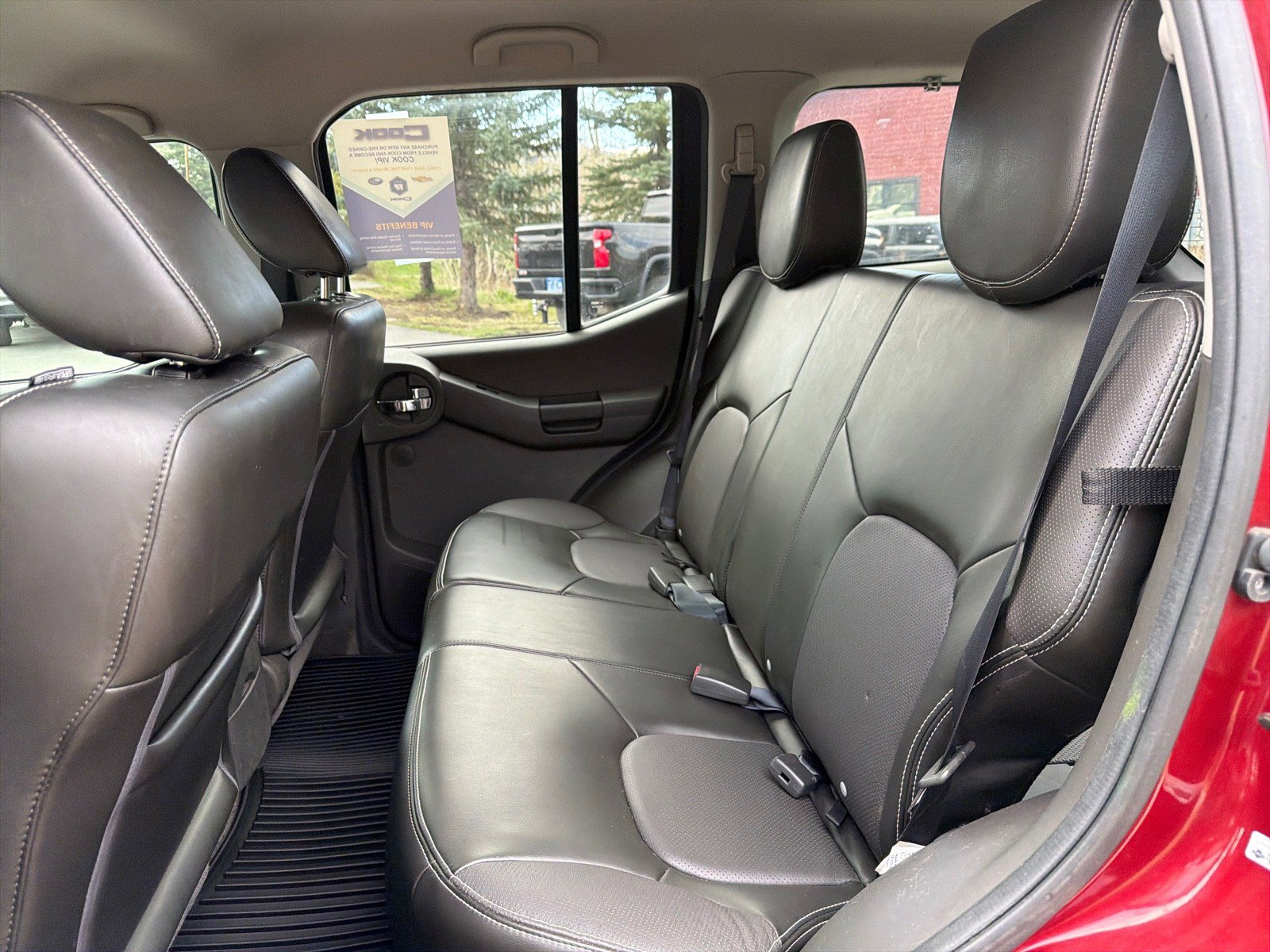 Used 2015 Nissan Xterra PRO-4X w/ Pro-4x Leather Package AWD/4WD image 24