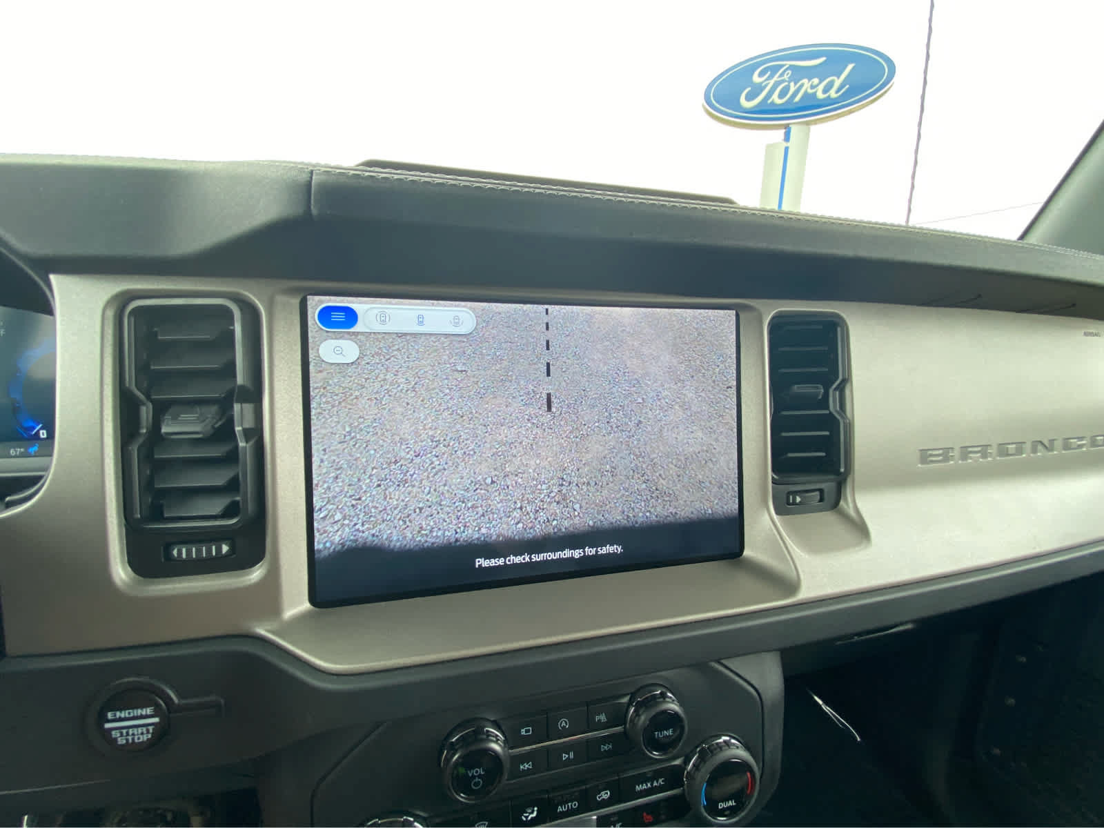 Used 2025 Ford Bronco Outer Banks AWD/4WD image 40