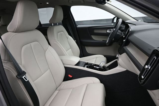 Used 2023 Volvo XC40 B5 Plus w/ Protection Package Premier AWD/4WD image 31