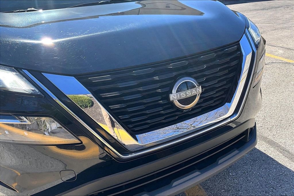 Used 2023 Nissan Rogue SV image 28