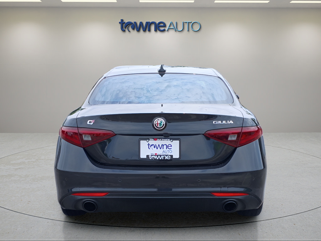 Used 2022 Alfa Romeo Giulia Sprint AWD/4WD image 4