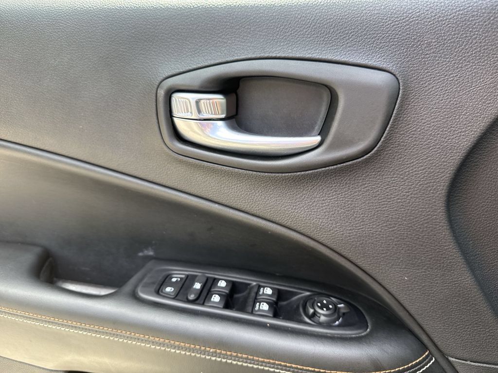 Used 2019 Jeep Compass Latitude AWD/4WD image 14