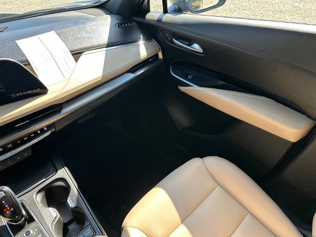 Certified 2024 Cadillac XT4 Luxury w/ Cold Weather Package AWD/4WD image 26