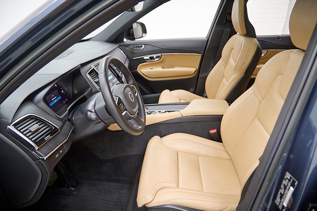 Certified 2023 Volvo XC90 T8 Ultimate w/ Protection Package Premier image 17