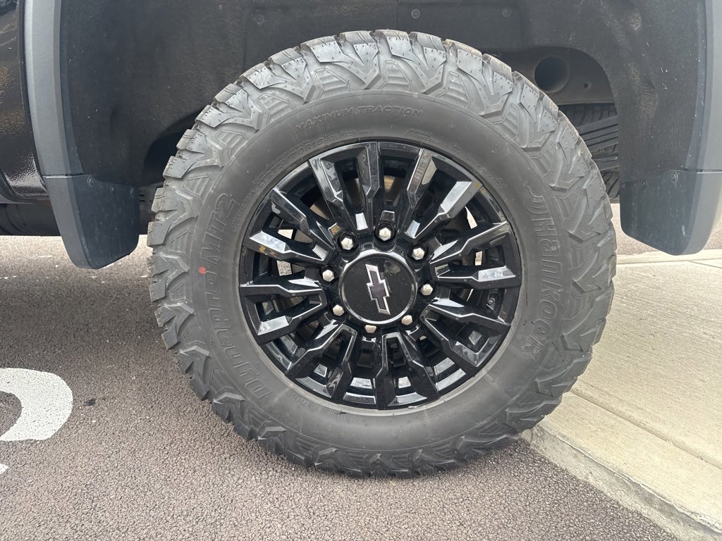 Used 2024 Chevrolet Silverado 2500 LT w/ Midnight Edition image 10