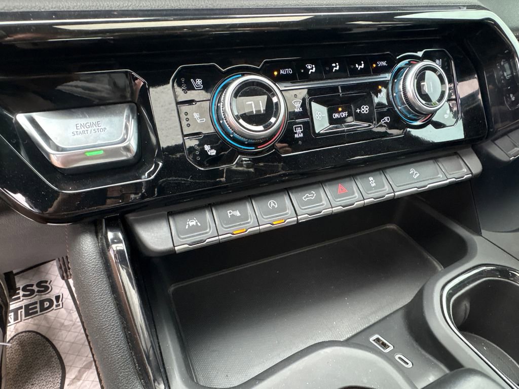 Used 2024 GMC Sierra 1500 AT4 w/ Technology Package image 25