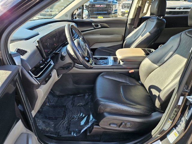 Used 2025 Kia Carnival FWD image 20