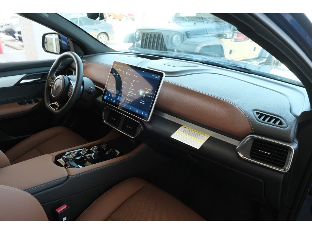 Used 2024 VinFast VF 8 Plus AWD/4WD image 23