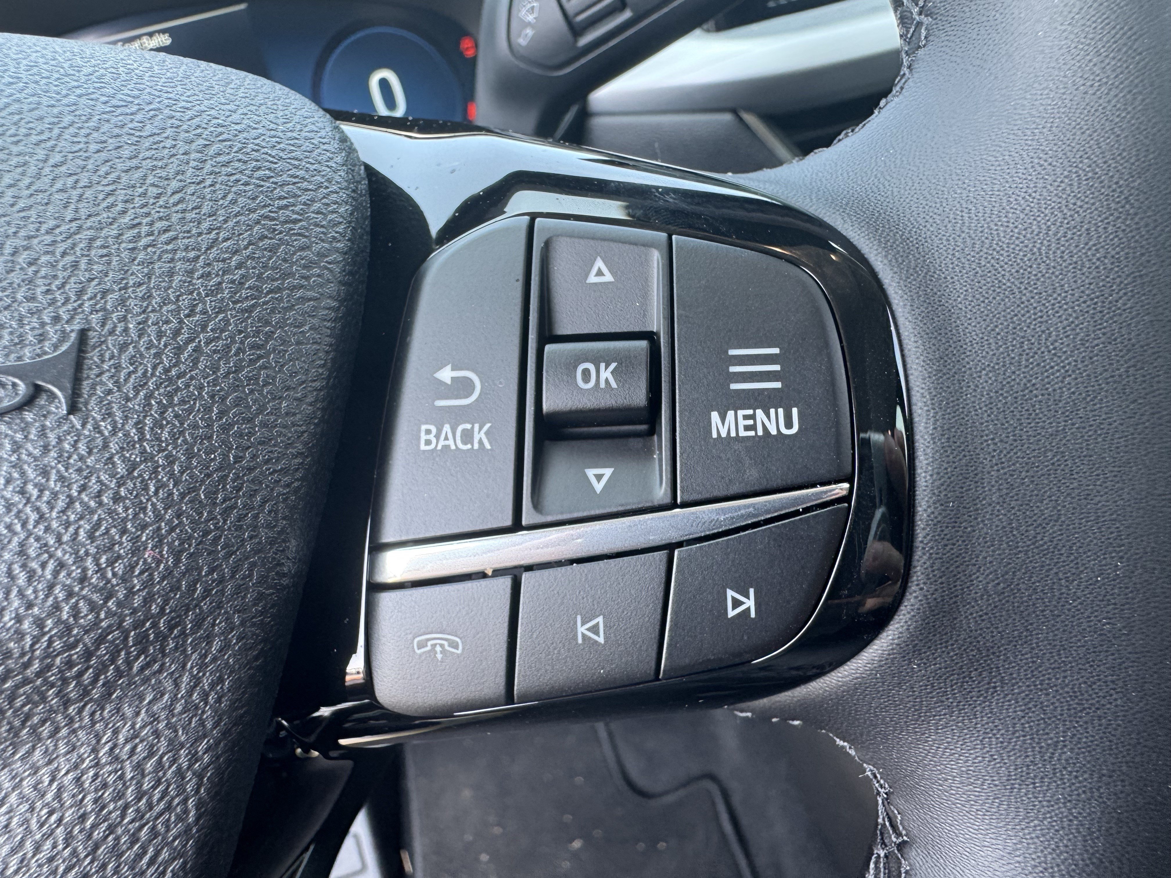 Used 2025 Ford Escape SE w/ PHEV Premium Package FWD image 40