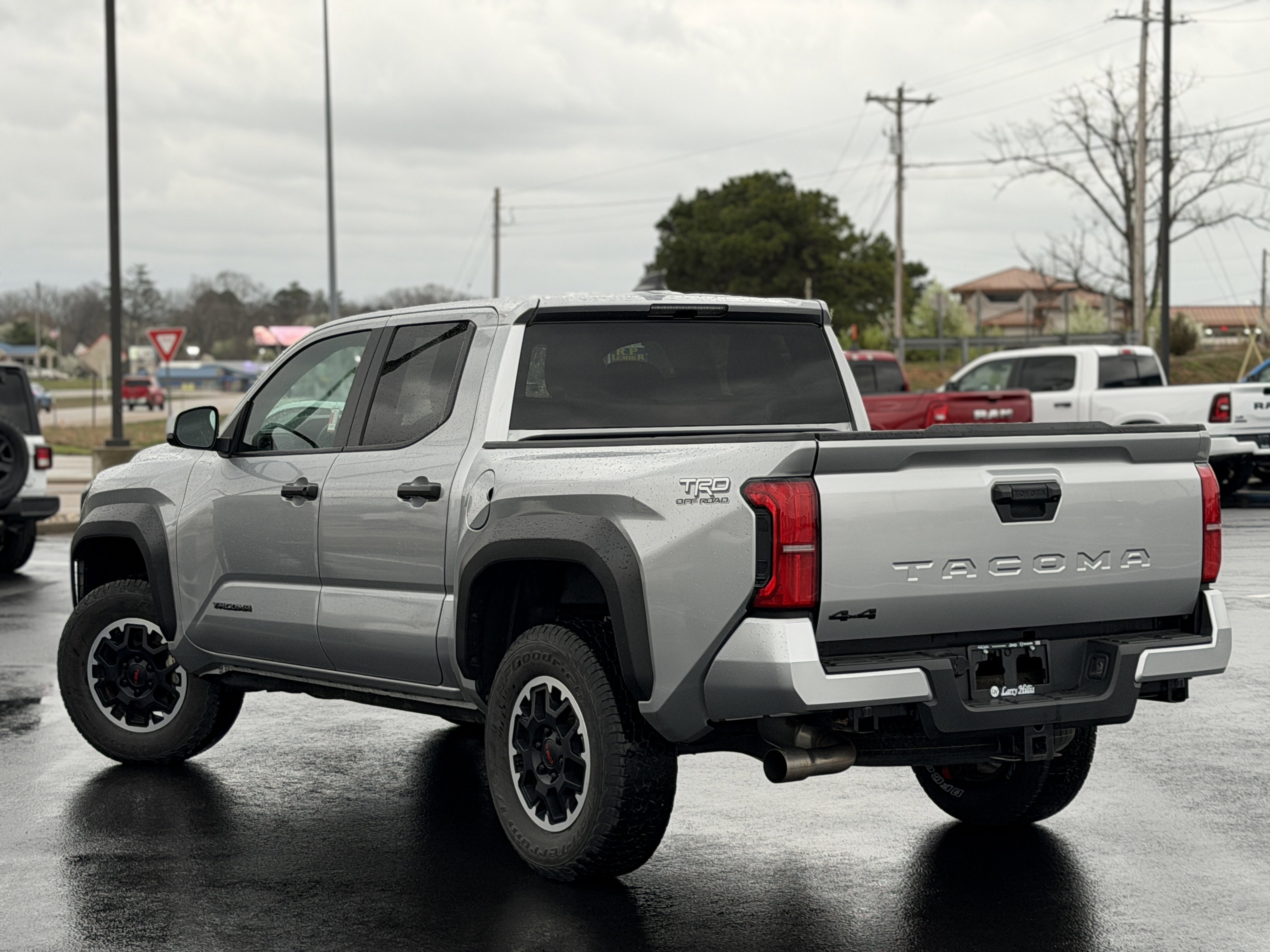 Used 2024 Toyota Tacoma TRD Off-Road AWD/4WD image 7