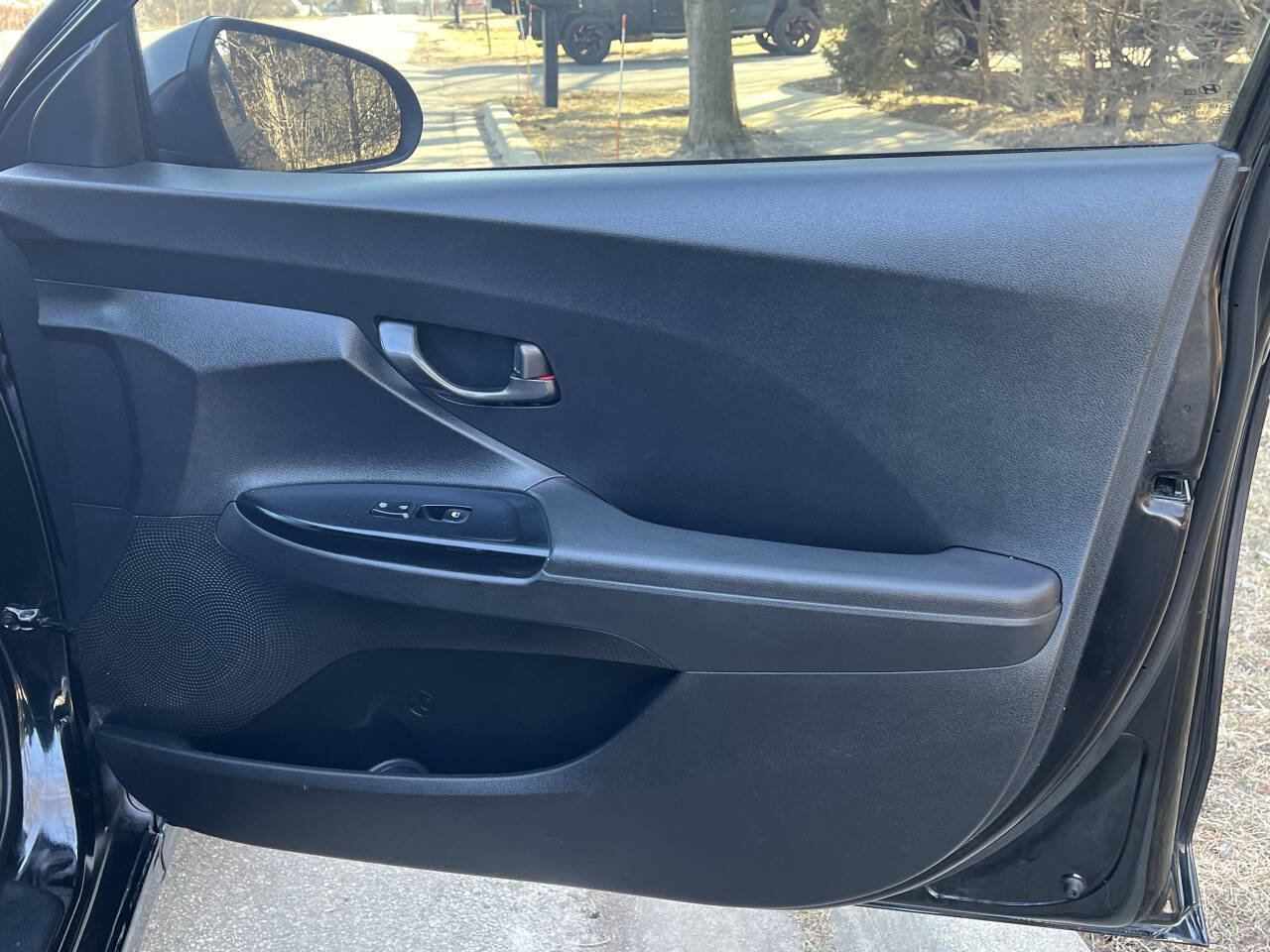 Used 2020 Hyundai Veloster 2.0 image 23