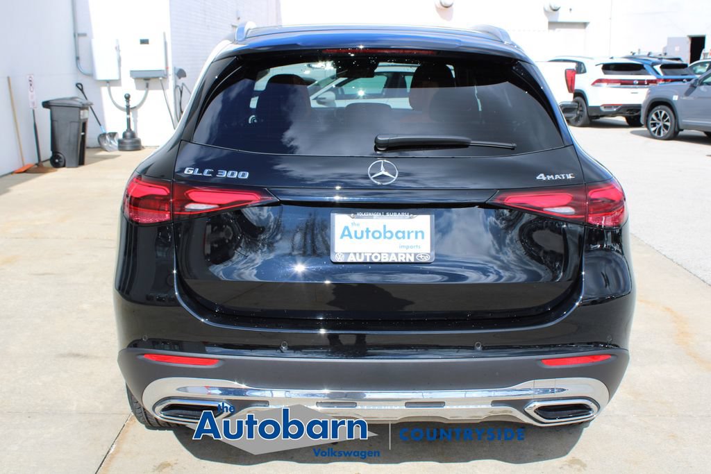 Used 2025 Mercedes-Benz GLC 300 4MATIC image 5