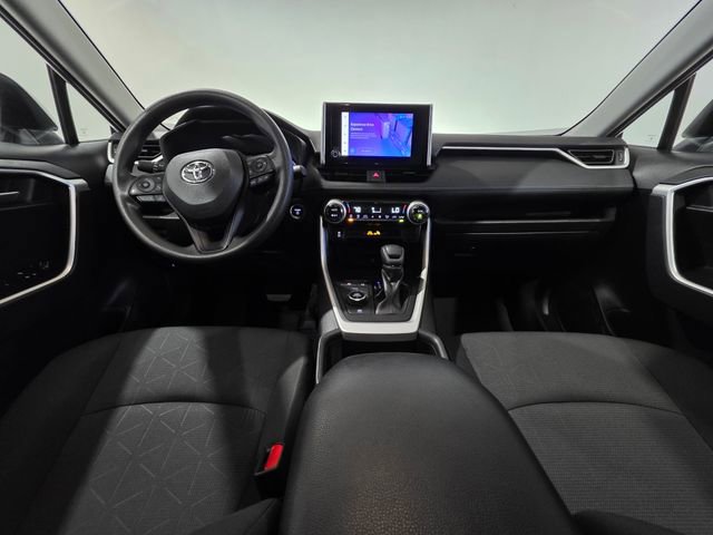 Used 2025 Toyota RAV4 XLE AWD/4WD image 14