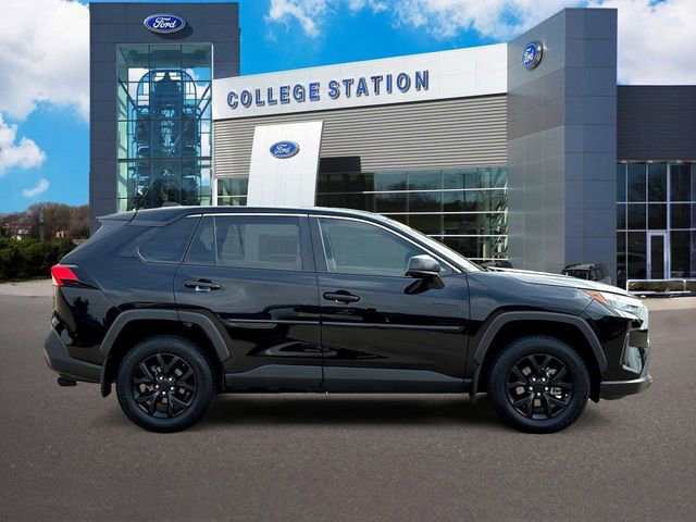 Used 2024 Toyota RAV4 LE FWD image 5