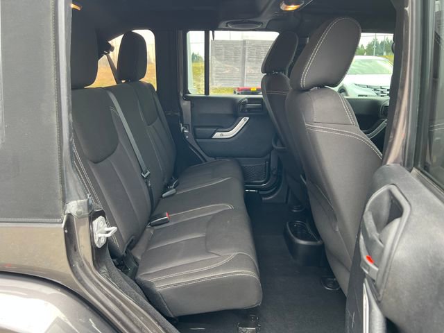 Used 2014 Jeep Wrangler Unlimited Sahara w/ Connectivity Group image 12