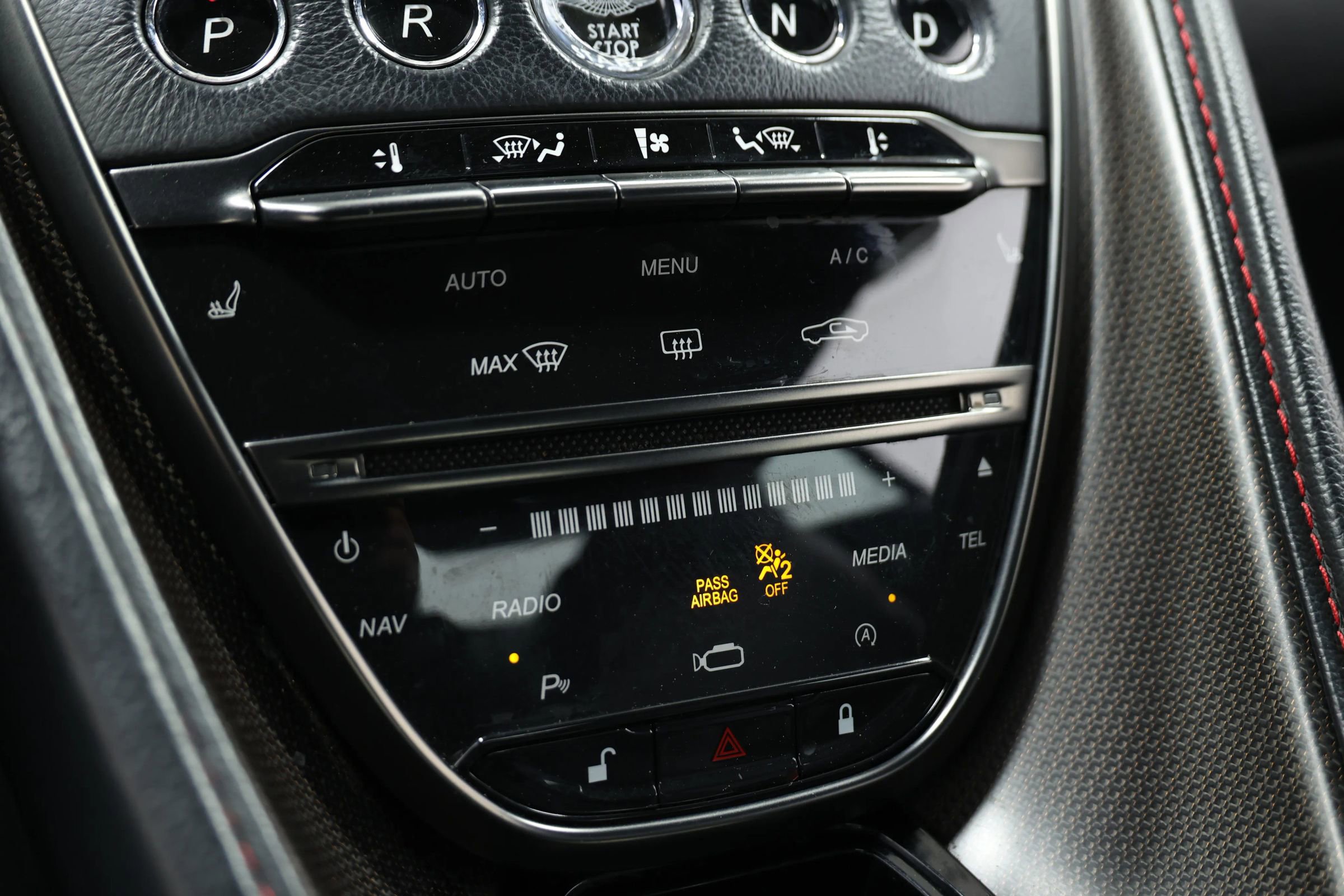 Used 2018 Aston Martin DB11 V12 image 36