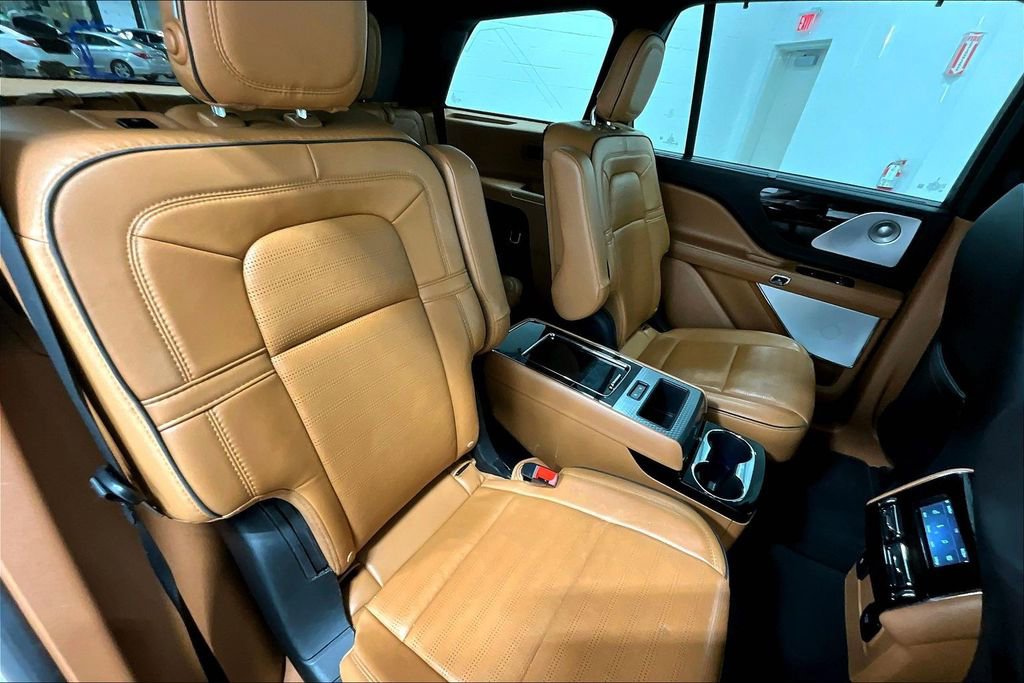 Used 2020 Lincoln Aviator Black Label Grand Touring w/ Class IV Trailer Tow Package image 36