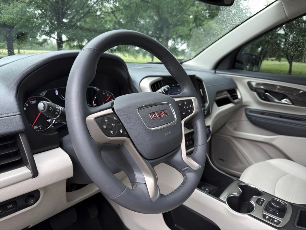 Used 2024 GMC Terrain Denali w/ Denali Premium Package AWD/4WD image 25