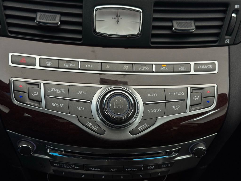 Used 2017 INFINITI Q70 L 3.7 image 28