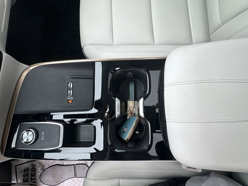 Used 2025 Buick Enclave Avenir w/ Super Cruise Package image 27