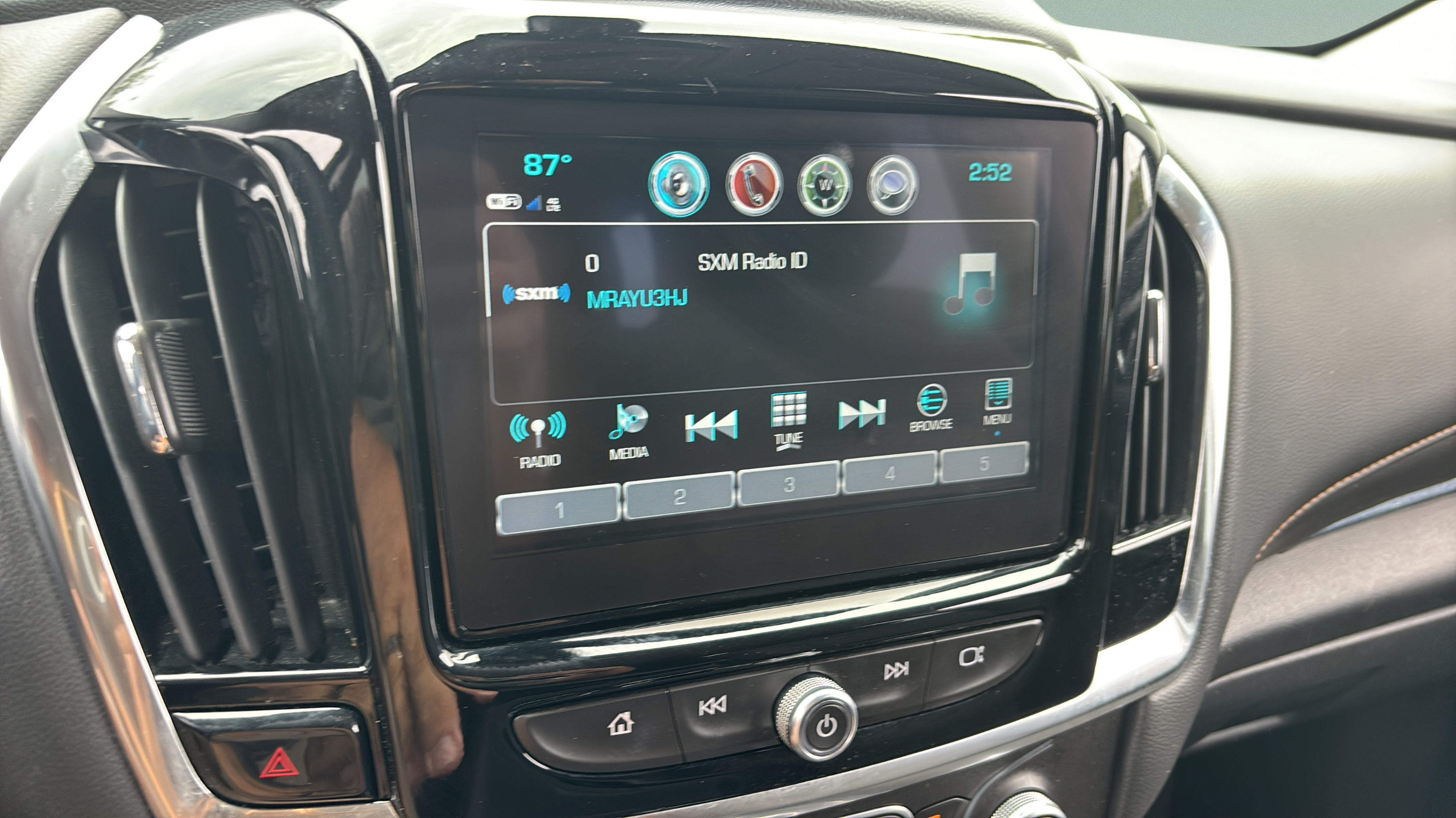 Used 2018 Chevrolet Traverse LT FWD image 20