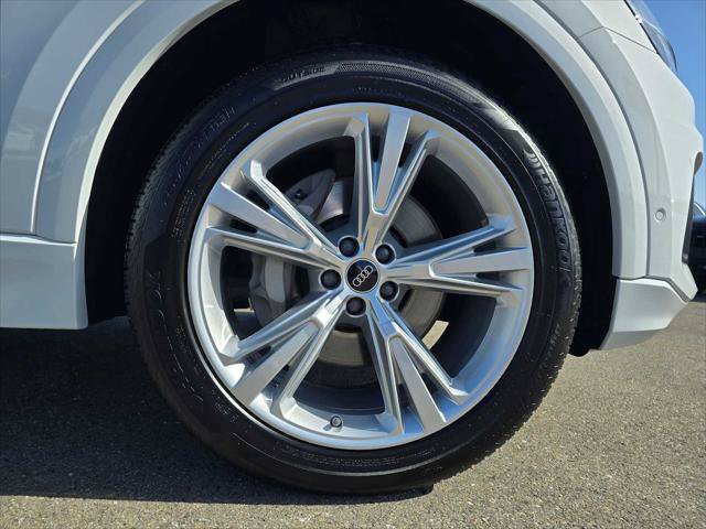 Used 2023 Audi Q8 Premium w/ Convenience Package AWD/4WD image 9