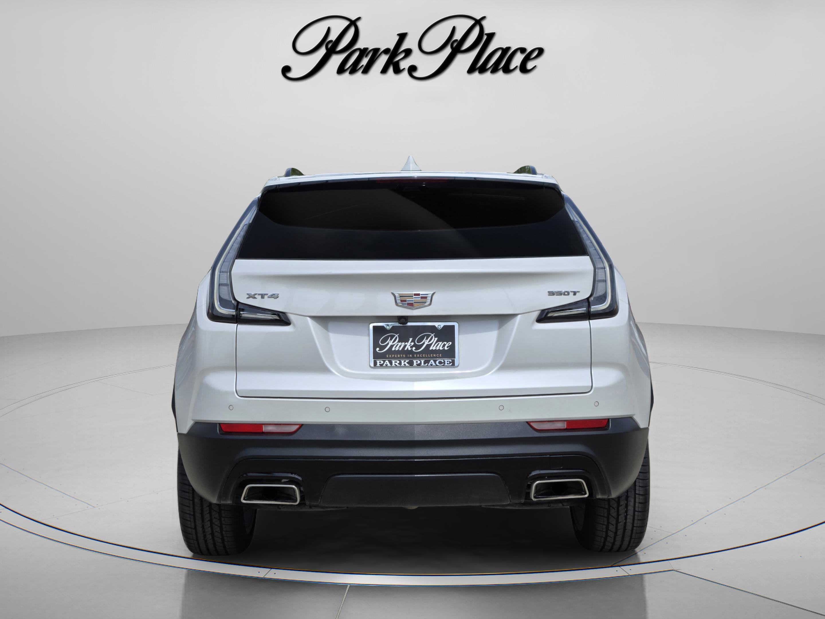 Used 2023 Cadillac XT4 Sport w/ Enhanced Visibility Package image 4