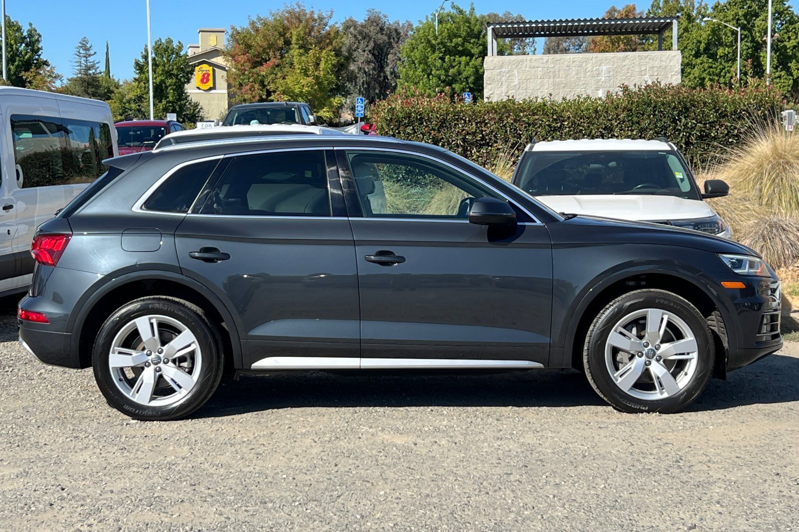 Used 2019 Audi Q5 2.0T Premium Plus w/ Premium Plus Package image 3