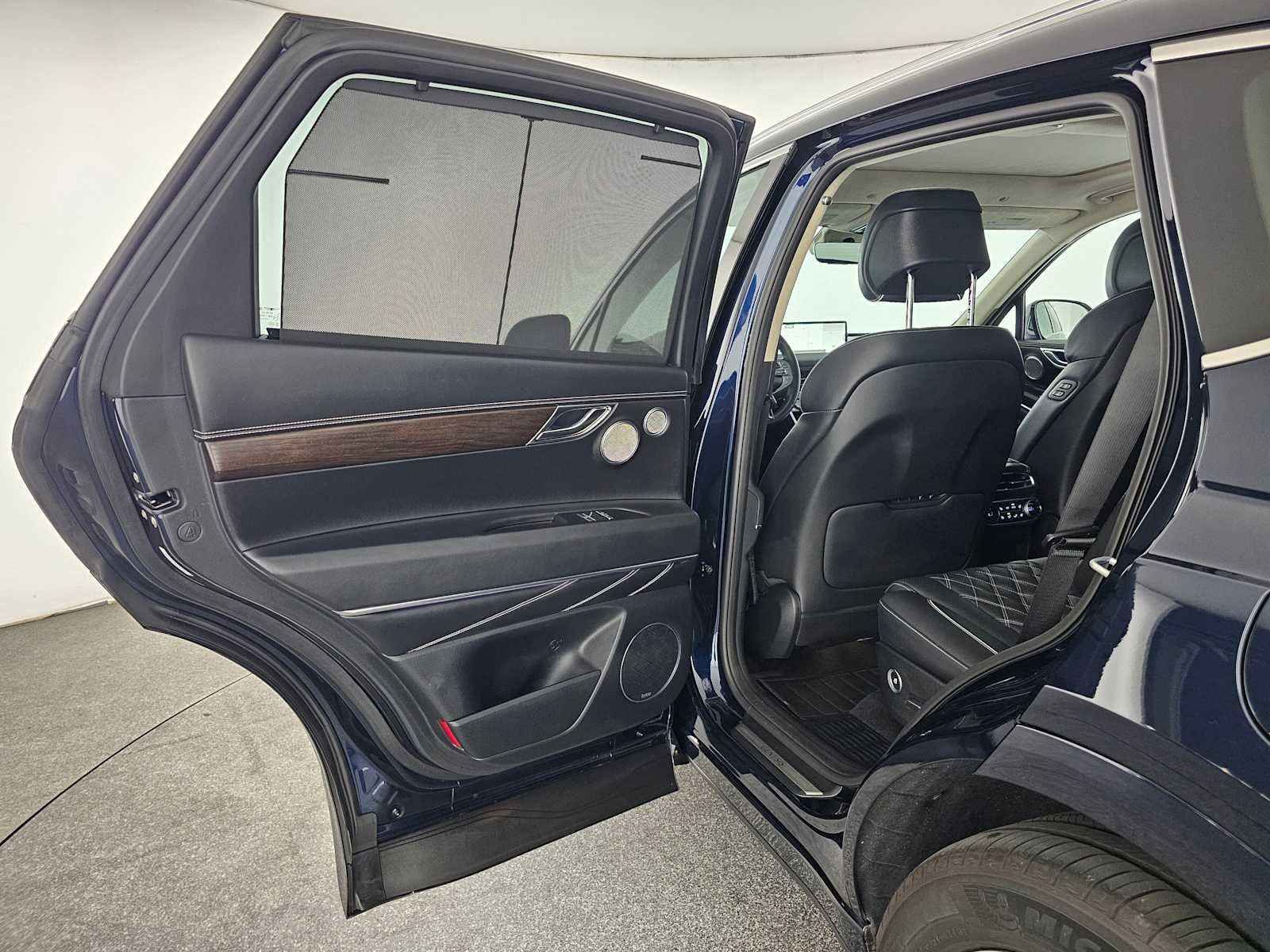 Used 2023 Genesis GV80 3.5T w/ Cargo Package image 15