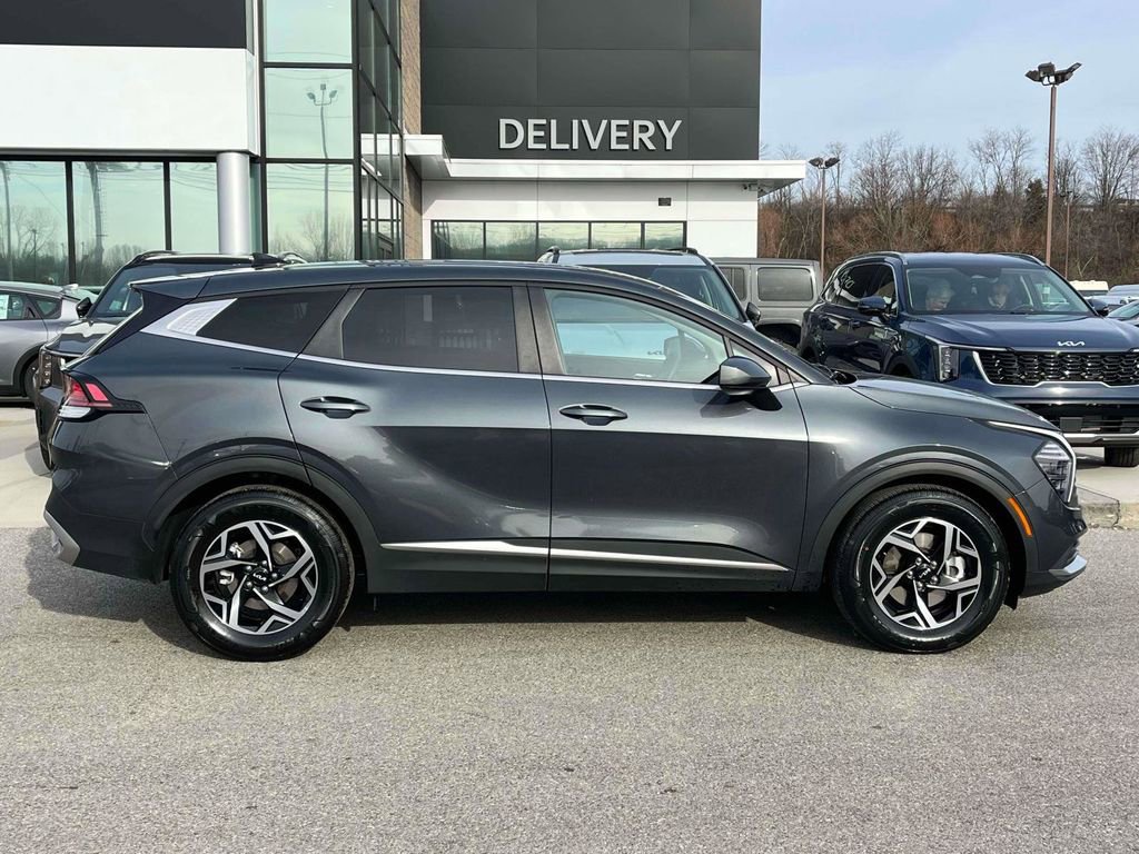 Used 2024 Kia Sportage LX image 25