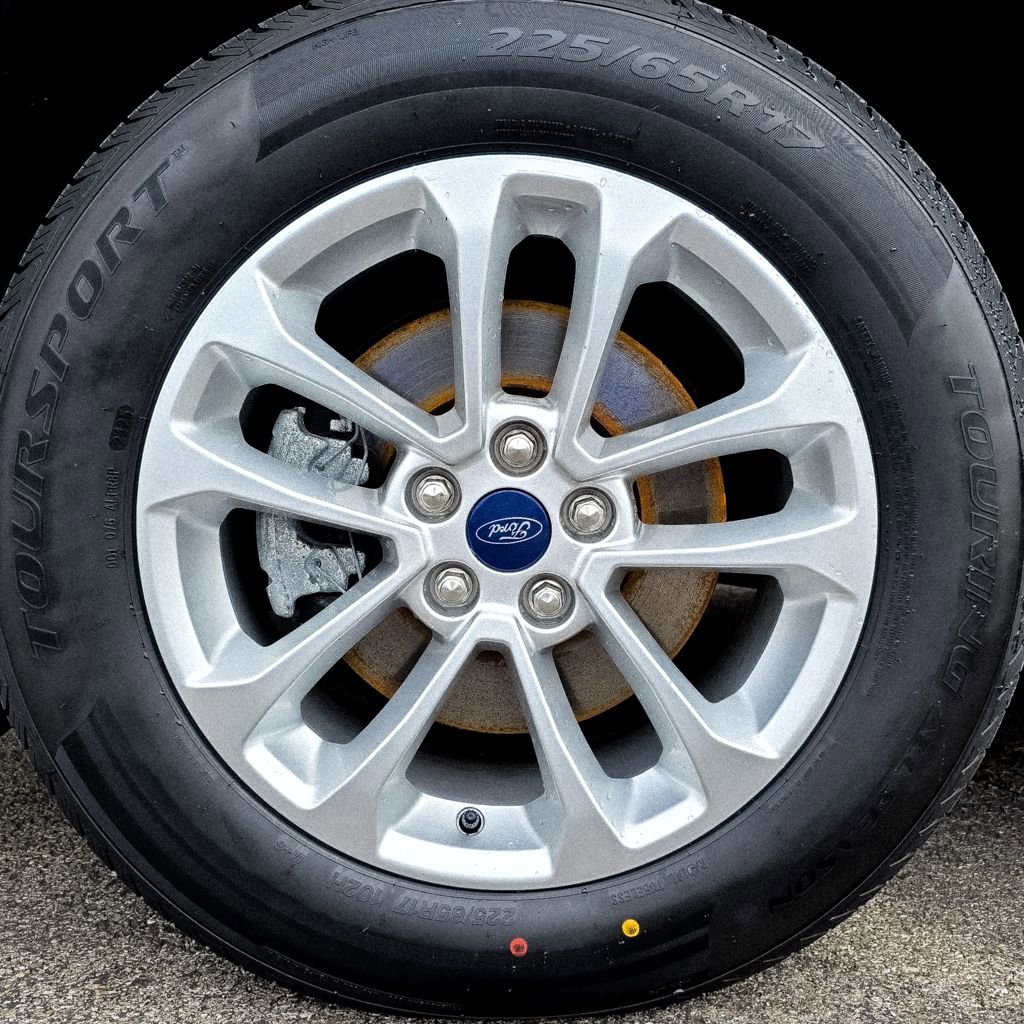 Used 2020 Ford Escape SE image 40