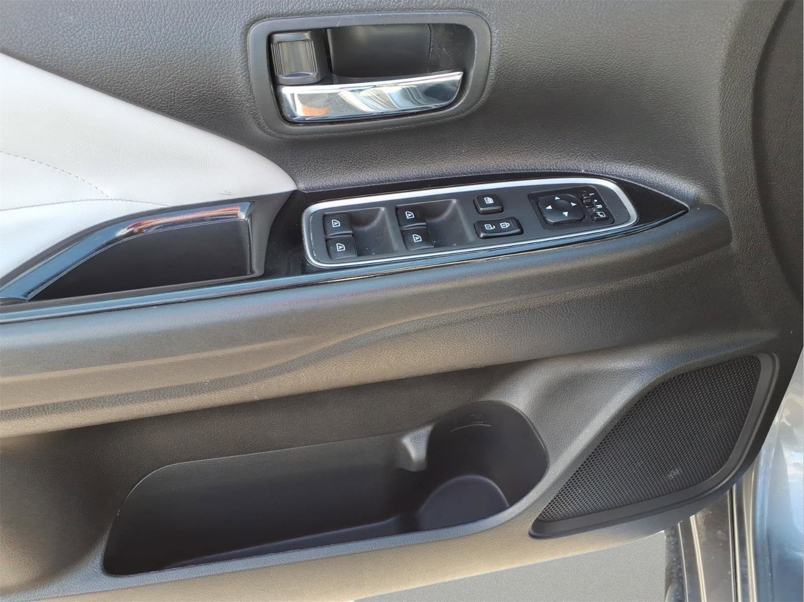 Used 2022 Mitsubishi Outlander GT AWD/4WD image 14