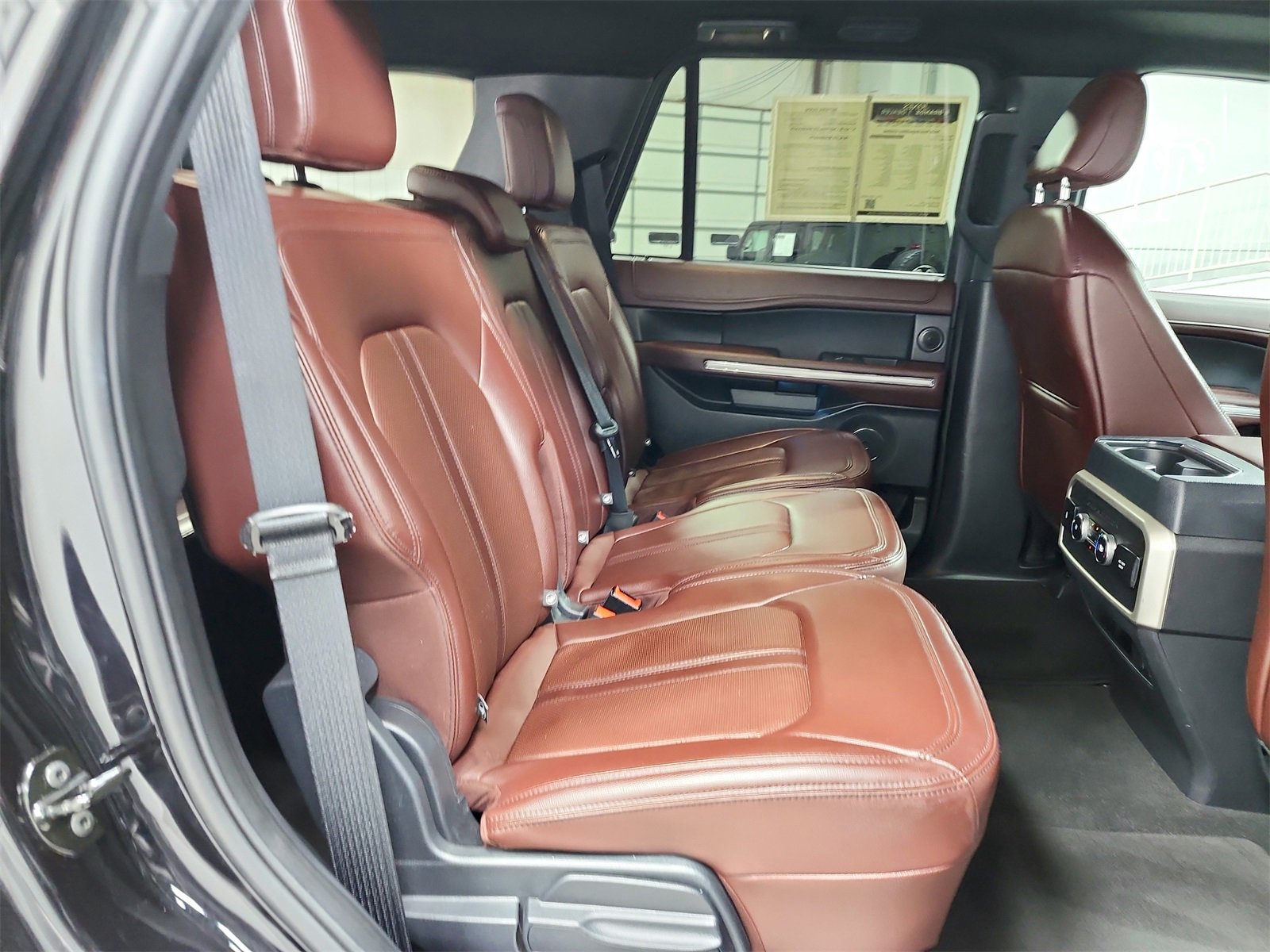 Used 2024 Ford Expedition Limited image 43