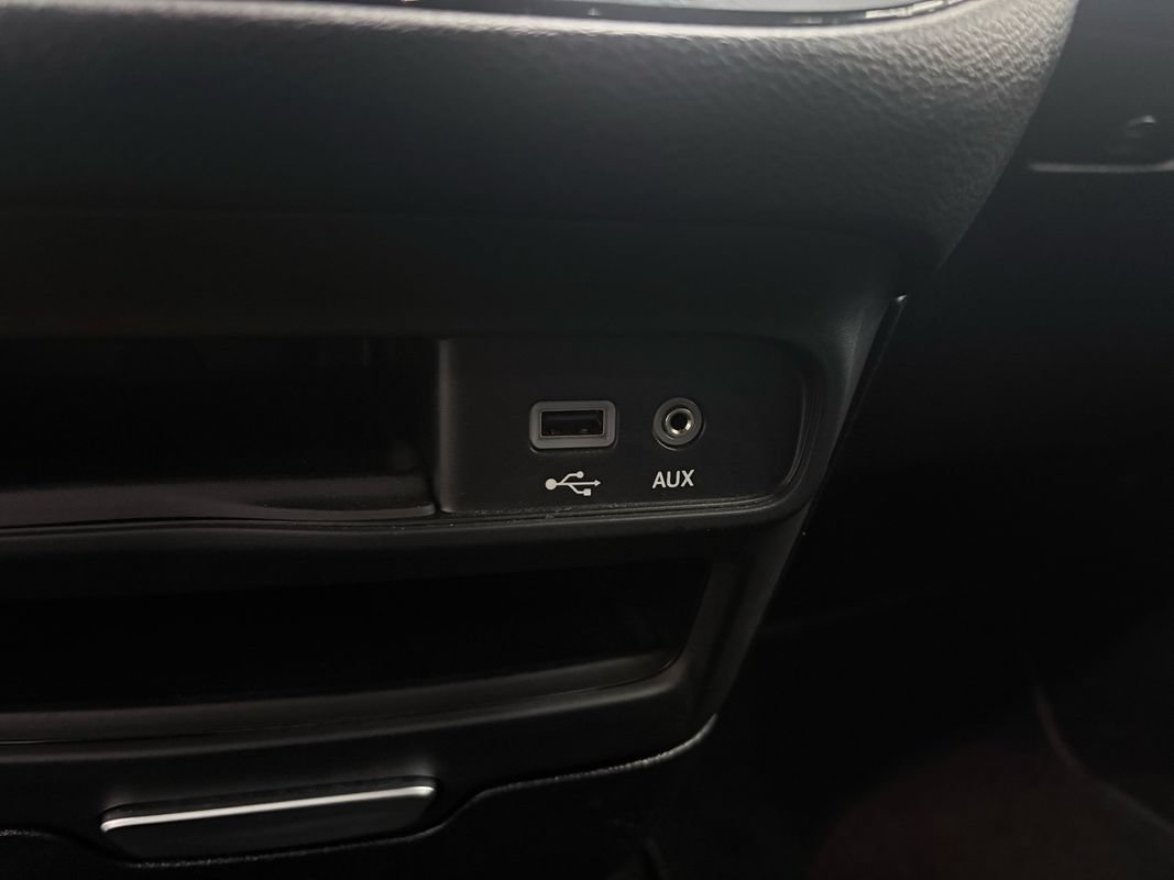 Used 2020 Chrysler Pacifica Touring-L w/ Advanced Safetytec Group AWD/4WD image 32