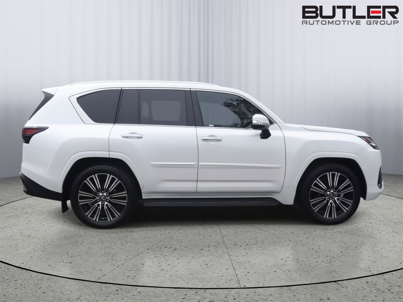 Used 2024 Lexus LX 600 4WD w/ Luxury Package image 8