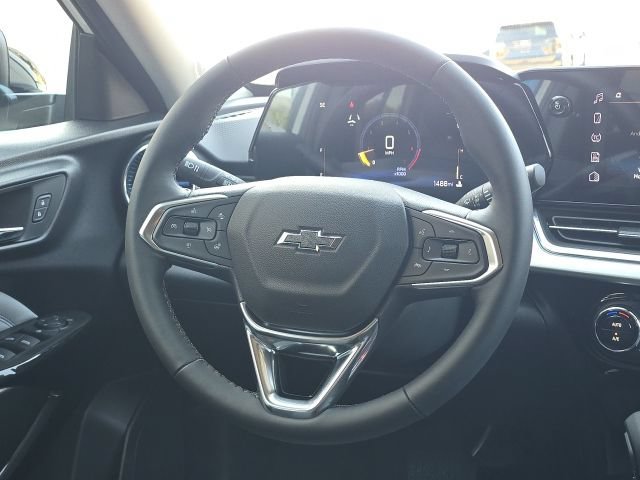 Used 2026 Chevrolet Trax LT w/ Driver Confidence Package FWD image 32