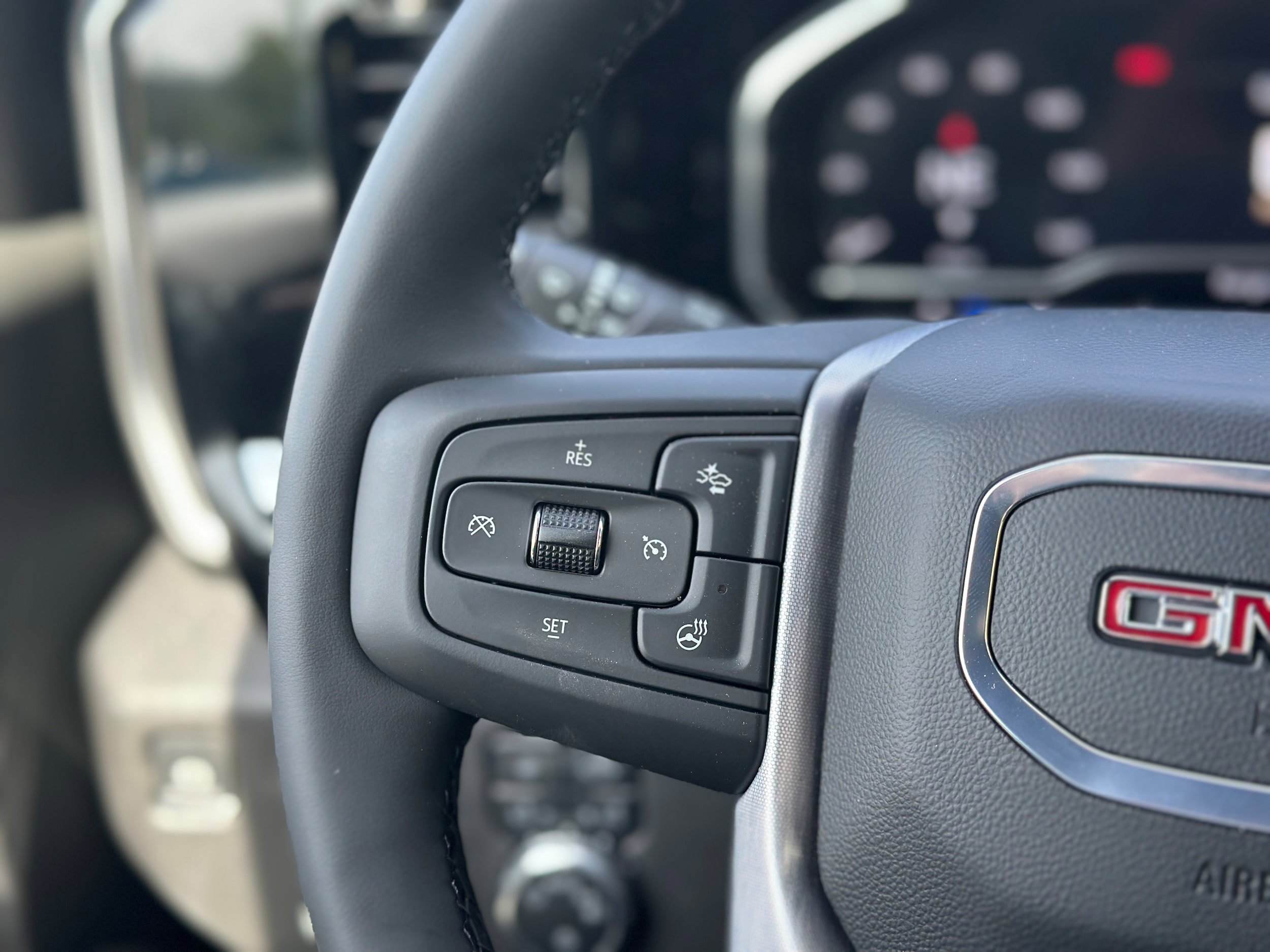 Used 2025 GMC Sierra 1500 SLE AWD/4WD image 11