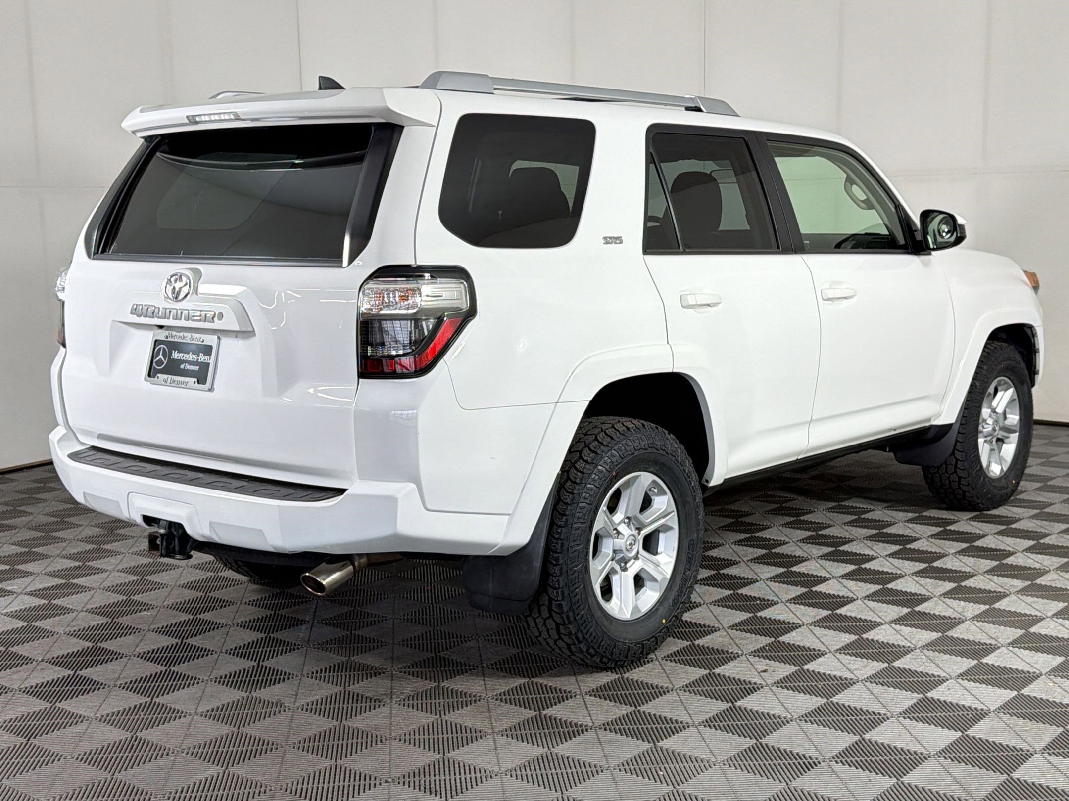 Used 2018 Toyota 4Runner SR5 image 9