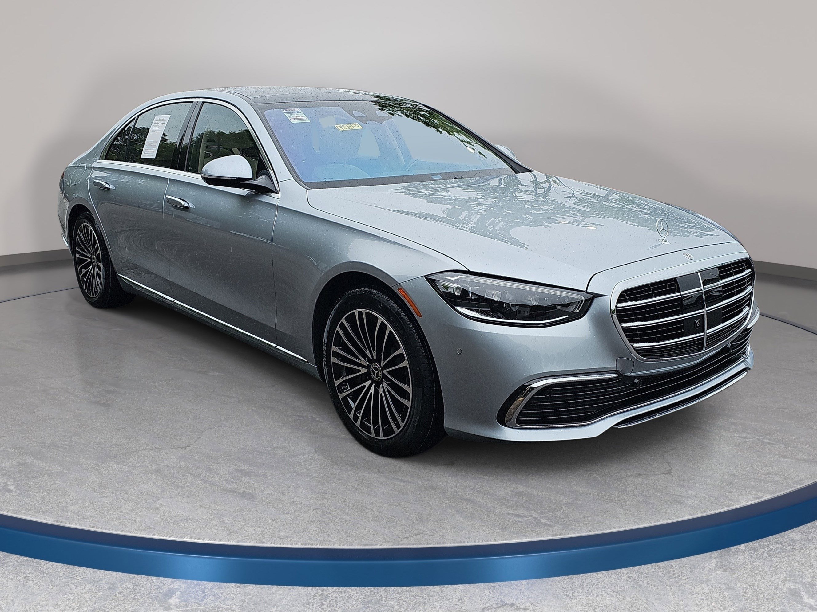 Used 2023 Mercedes-Benz S 500 4MATIC image 4