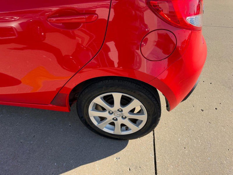 Used 2011 MAZDA MAZDA2 Touring FWD image 5